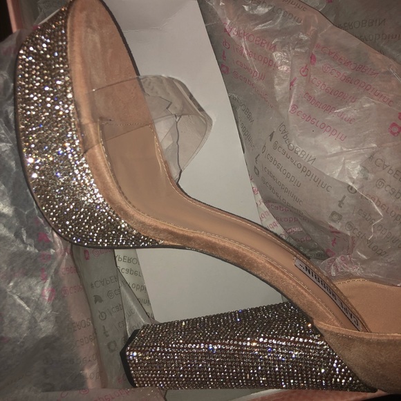 Women’s platform heels - Picture 2 of 3